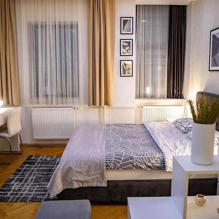 Cubic Central Lux Ni Esterno foto