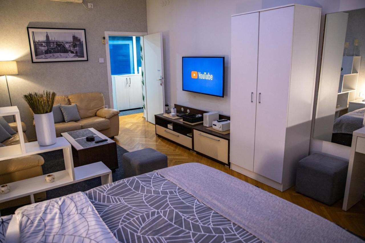 Cubic Central Lux Ni Esterno foto